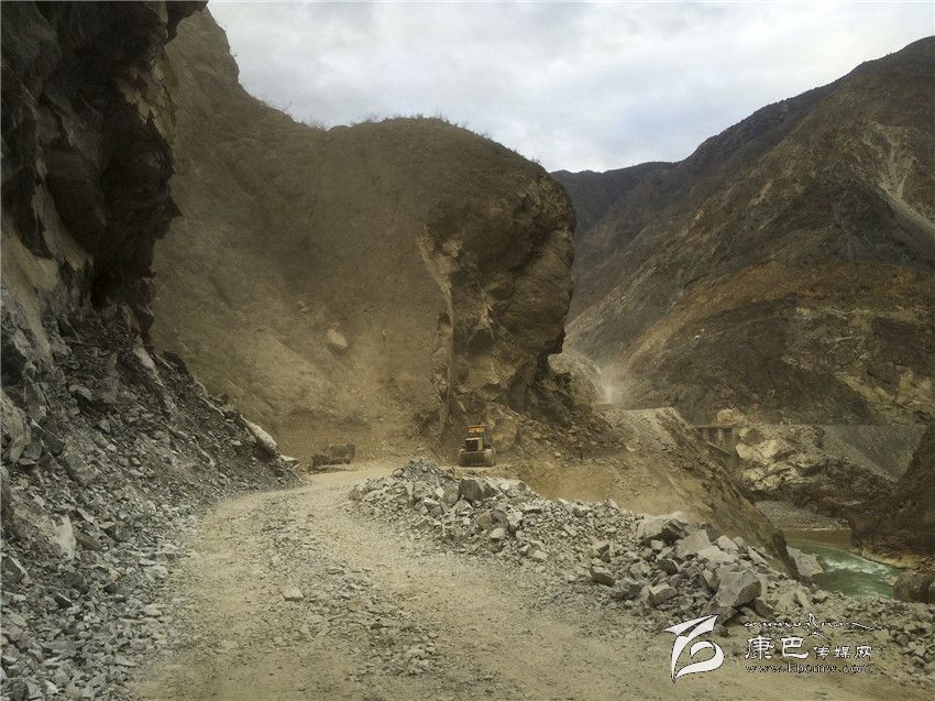 二得路見聞(康巴傳媒網首屆紀實攝影大賽)