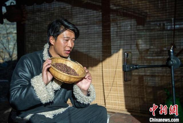 洛桑在鏡頭.jpeg 洛桑在鏡頭.jpeg